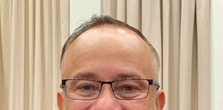 E team di defensa ta señala: Un biaha mas derecho humano di Mike de Meza ta wordo hala un banda den Corte