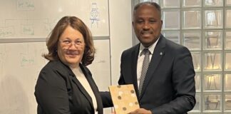 Minister Dowers a continua su bishitanan oficial cu enfoke riba posicionamento strategico di Interpol y e lucha coordina contra crimen cibernetico