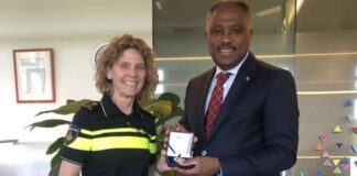 Minister Dowers a reuni cu Altocomisario di Polis Nacional di Hulanda pa fortifica cooperacion cu Aruba