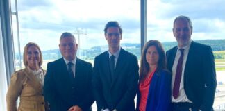 Minister Cicilia kier mira mas turista for di Europa: Aruba ta firma acuerdo di aviacion cu Suisa