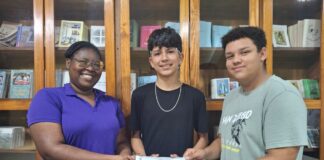 Sr. Mansur a gana e rifa di Delegacion Hubileo Aruba