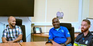 Nombra como Valuable Colleague: 15 polis a ricibi reconocimento di altocomisario Arnhem