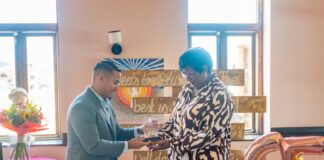 Mas di 40 aña di dedicacion: Minister Cicilia na Marisa Carti: E clave di e exito den e industria di turismo ta nos hendenan!