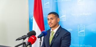 Minister Cicilia lo ekipa e departmento di inspeccion di DAO p’un miho funcionamento