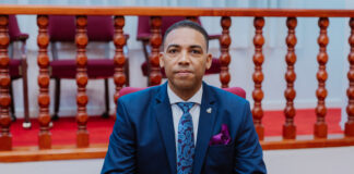 Parlamentario Hendrik Tevreden (MEP): A nombra ‘Baba’ Herde – Un minister sin voto