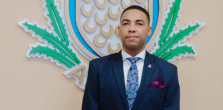 Parlamentario Hendrik Tevreden: Eman ta ripiti y gana, pueblo ta perde