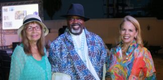 Parlamentario Evelyn Wever-Croes a atende e premiëre di e documentario AWO, NOW, NU: “Nos ta hopi honra cu señora Wever-Croes su presencia na evento aki y pa e reaccion positivo cu señora tabata tin riba e documental. E echo ku señora Wever-Croes a tuma tempo pa combersa cu e hobennan di Corsou y Aruba cu ta parti di e documental ta significa hopi pa nos”