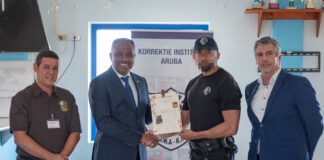 Entrega di diploma na personal di KIA