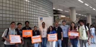 E grupo di studiantenan a yega bon Hulanda