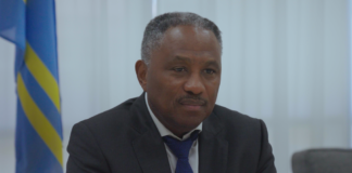 Minister Dowers na Evelyn: “Laga sa cuanto famia di bo a nombra den raad y si e ta conta como regla di bon gobernacion