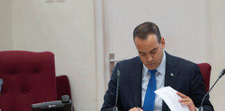 Minister Geoffrey Wever: Concepto di ley pa modernisa permiso pa negoshi ta cla