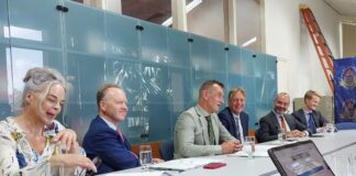 Otmar Oduber di PPA ta cuestiona kico e gobierno aki ta para p’e: Placa of Principio: Materialismo of Idealismo?