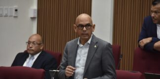 Otmar Oduber (PPA): “Mientras partido MEP ta gaba cu nan a logra e surplus, partido AVP ta reclama cu esaki tabata posibel door di e medidanan”