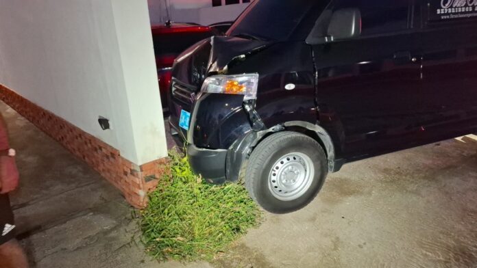 f8b6fd31-6d80-43e6-a07c-b259f0760cc4