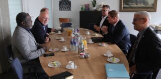 Un acuerdo importante manera Rijkswet ta trece confiansa internacional bek den Aruba: Prome Minister Dick Schoof a reuni cu Prome Minister Mike Eman