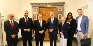 Prome Minister Eman ta buscando alternativa pa e area di refineria