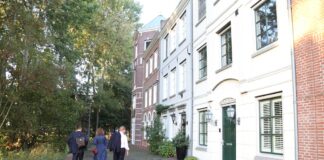 Prome Minister Mike Eman a bishita Brandevoort de Veste: Vision di Gobierno pa Port City bira area residencial pa local