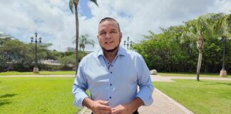 Parlamentario Endy Croes: Gerlien ta un micro manager: Ta basta di hunga “mooi weer” y duna Docentenan nan aumento di salario mereci