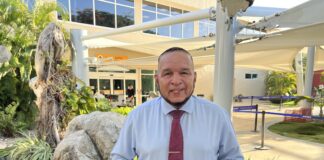 Parlamentario Endy Croes na su salida pa Hulanda: Ta preocupa cu e maneho general di Gerlien Croes tanto riba Stadion GPT Dakota y salario di Docentenan