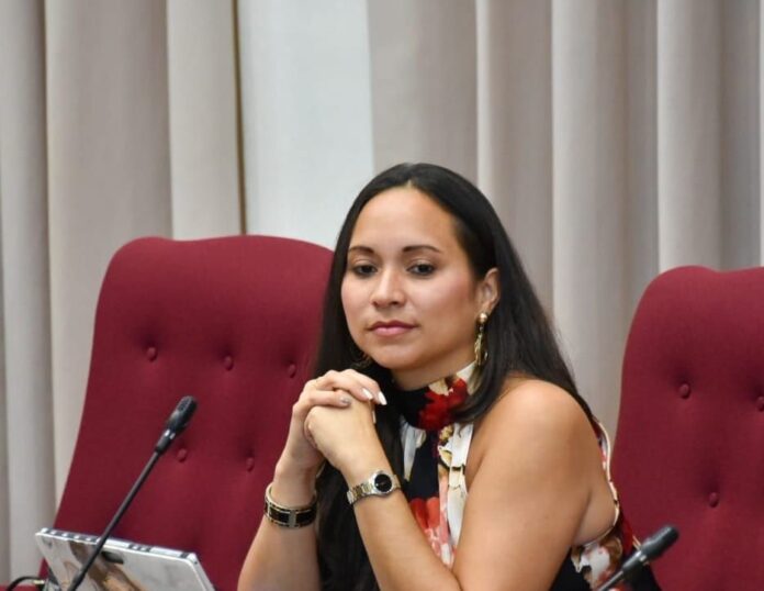 Malcontento den EnsenŞansa