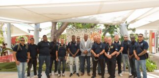 Di dos grupo di bombero di Post Oscar a bay Florida pa training intensivo