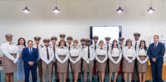 Departamento di Aduana a celebra cu un grupo di funcionario den ceremonia di huramentacion