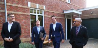 Prome Minister Mike Eman di bishita oficial na Hulanda pa fortifica relacion den Reino