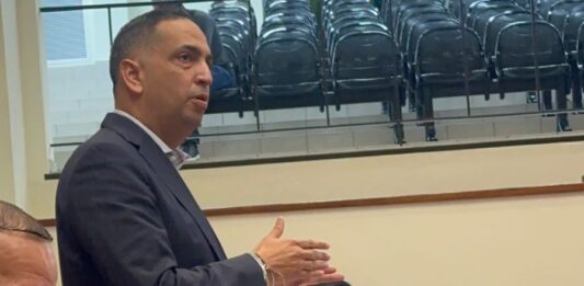 Parlamentario Dangui Oduber: Aruba tin un gobierno invisibel, sin maneho y sin vision!