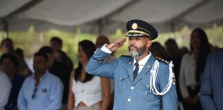 Altocomisario di Polis Ramon Arnhem ta yama bonbini na coleganan nobo