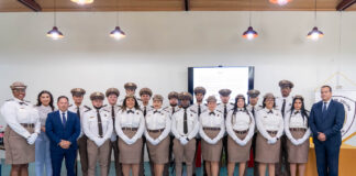 Minister Geoffrey Wever: Grupo di 18 funcionario di Aduana a huramenta