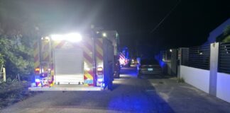 Dos unidad di Brandweer a sali pa candela di cas