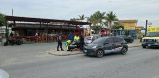 Accidente entre 3 auto y 4 persona levemente herida