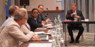 Prome Minister Mike Eman: “E inversionnan cu nos a haci den mehora e relacionnan den Reino ta duna su fruto”