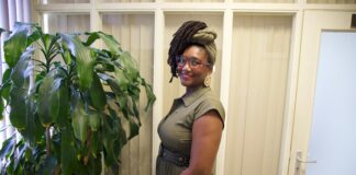 Parlamentario Otami Thomasia: Un paso positivo pa enseñansa: maestronan ta haya stabilidad pa 2026