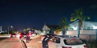 CONTROL POLICIAL TA CONTINUA: POLSI DI ORANJESTAD A PARTI 59 MULTA PA VELOCIDAD HALTO