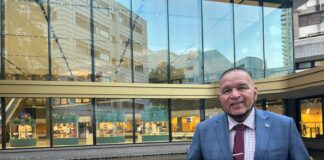 Parlamentario Endy Croes a bishita Tweede Kamer