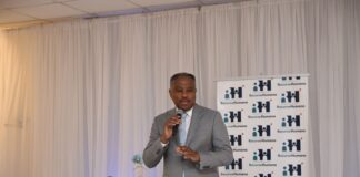 Minister Arthur Dowers a asisti na programa di Liderazgo di DRH