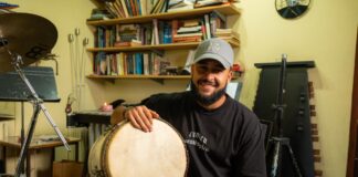 Denzil Tromp studiante di musica na Gouda, Hulanda ta conta di su experiencia den exterior y su espectativa cu e scol di musica cu ta bay habri awo den Semeleerstraat