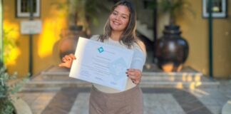 Zurainy Arends a gradua como Bachelor den Organization, Governance and Management (OGM)