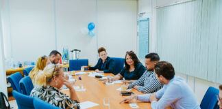 Eficiencia y capacidad pa carga digitalisacion den gobierno, Minister mr. Gerlien Croes