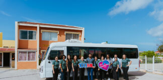 Aruba Bank cu donacion di 100 mil florin na Stichting Casa Cuna Progreso: Pa un bus nobo di 15 asiento