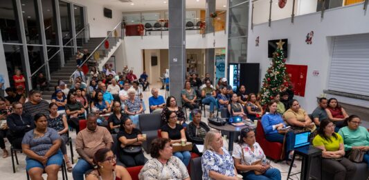 Un Paso Historico Pa Sector Social: Gobierno ta Introduci Ayudo Financiero pa Muchanan cu Mester di Cuido Intensivo