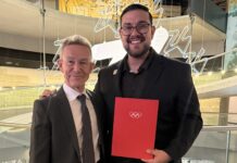 A entrega y presenta proyecto final den cuadro di aporta na maneho deportivo: Jonathan Wever ta logra termina e curso MEMOS na Lausanne, Suisa