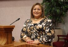 Parlementario Shailiny Tromp-Lee: Ta kico Mike Eman tin di sconde anto? Mike Eman ta nenga di contesta preguntanan pa loke ta HOFA