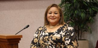 Parlementario Shailiny Tromp-Lee: Ta kico Mike Eman tin di sconde anto? Mike Eman ta nenga di contesta preguntanan pa loke ta HOFA