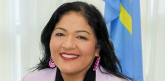 Parlamentario Xiomara Maduro ta felicita Aruba y UNOCA cu e serie educativo na ocasion di 70 aniversario di e Escudo di Aruba