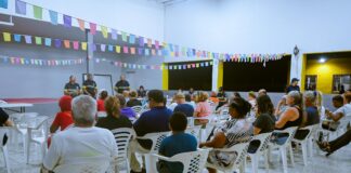 Atendencia halto den tur bario: 204 habitante a atende e reunionan di polis den bo bario pariba di brug