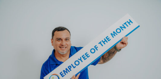 Un excelente teamplayer cu actitud proactivo: Victor Gomez ta empleado di luna di november 2025 na HOH