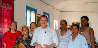 Accion di barrio den Village na San Nicolas: Hunto nos tur ta aporta na e bon comun
