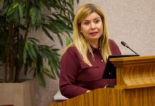 Lider di fraccion AVP, Parlamentario Jennifer Arends-Reyes: E Landsverordening Instelling Ministeries ta fundamental pa un gobierno eficiente y cu responsabilidad